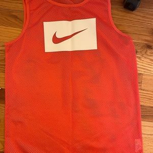 NIKE SUMMER TANK TOP WOMEN SIZE SMALL